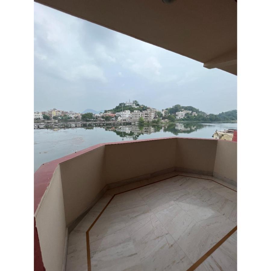 Rajdarshan - A Lake View Hotel In Удайпур Екстериор снимка